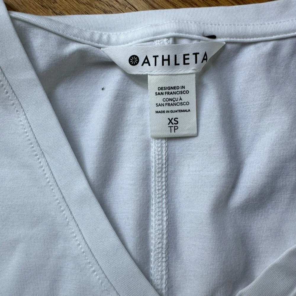 Brand new athelta xs tee white  with tags - Picture 4 of 6